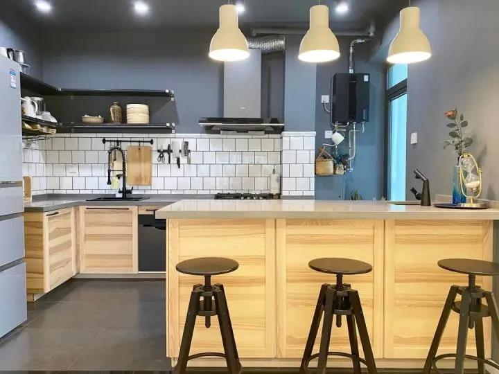 用中岛台替代厨房承重墙，收纳多了不止一倍！